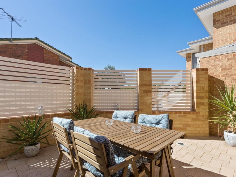 10 Mount Henry Road, Como WA 6152