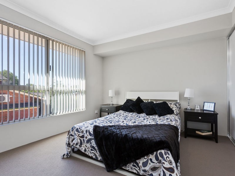 10 Mount Henry Road, Como WA 6152