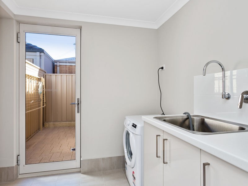 10 Mount Henry Road, Como WA 6152