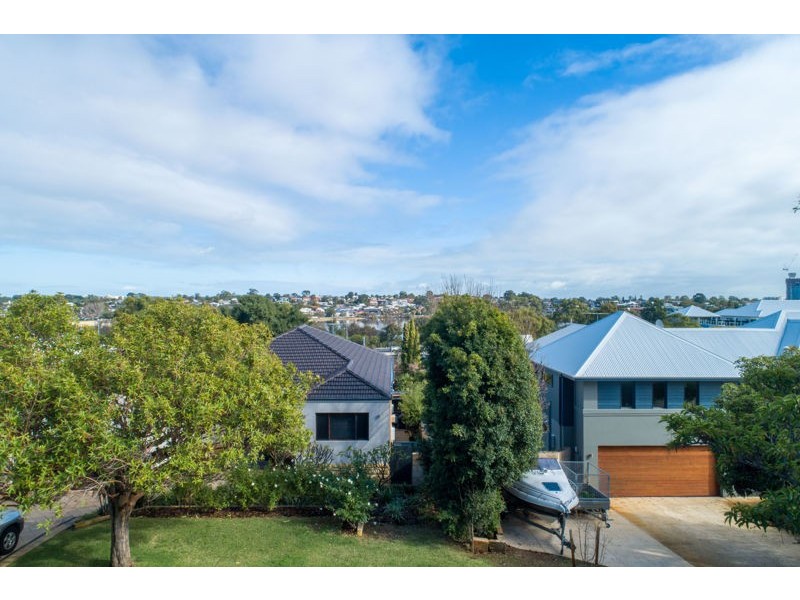 4 Success Crescent, Salter Point WA 6152