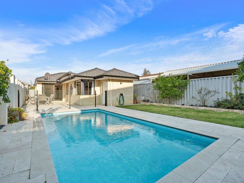 121A Lockhart Street, Como WA 6152