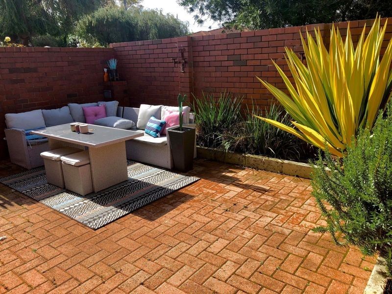 4/15 Pitt Street, St James WA 6102