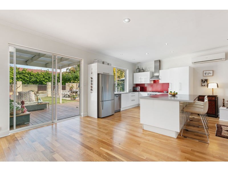 25 Roebuck Drive, Salter Point WA 6152