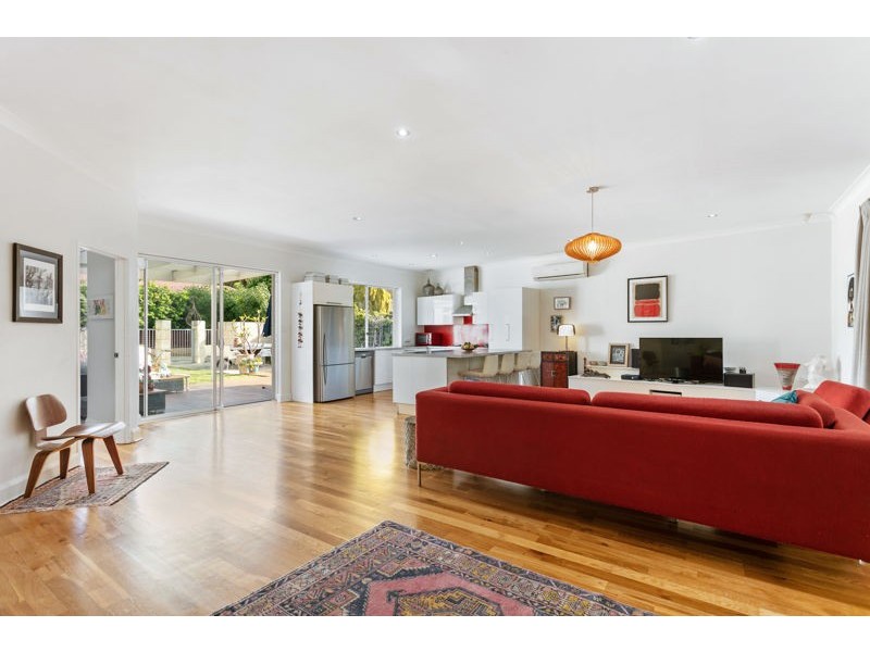 25 Roebuck Drive, Salter Point WA 6152