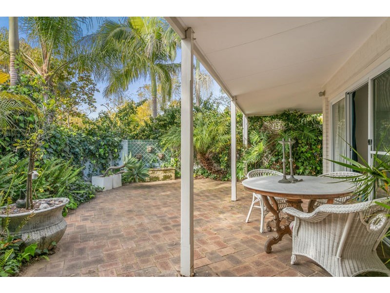 25 Roebuck Drive, Salter Point WA 6152