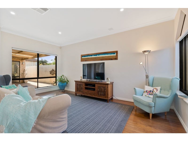 1/121 Lockhart Street, Como WA 6152