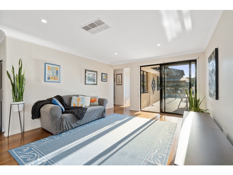 1/121 Lockhart Street, Como WA 6152