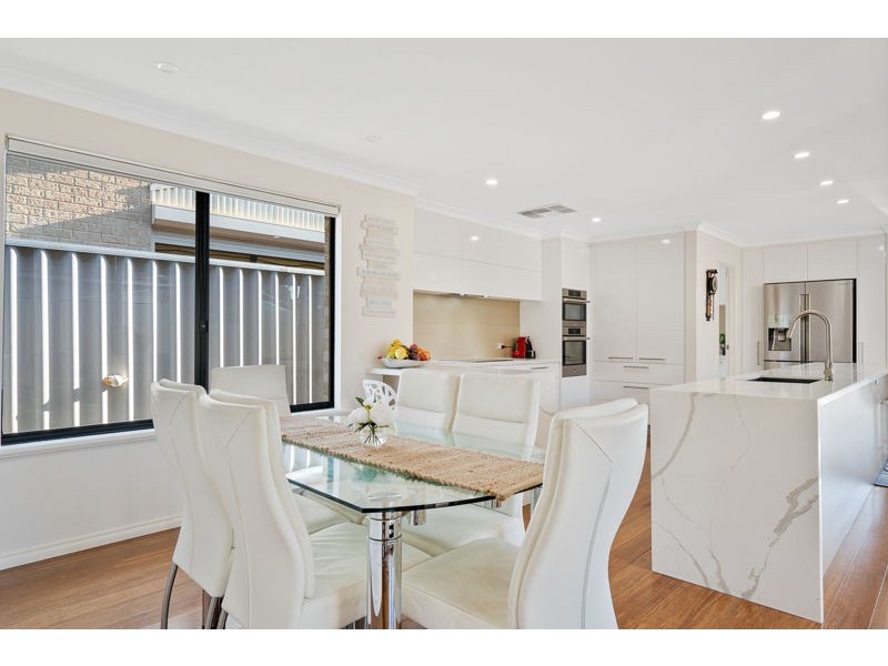 1/121 Lockhart Street, Como WA 6152