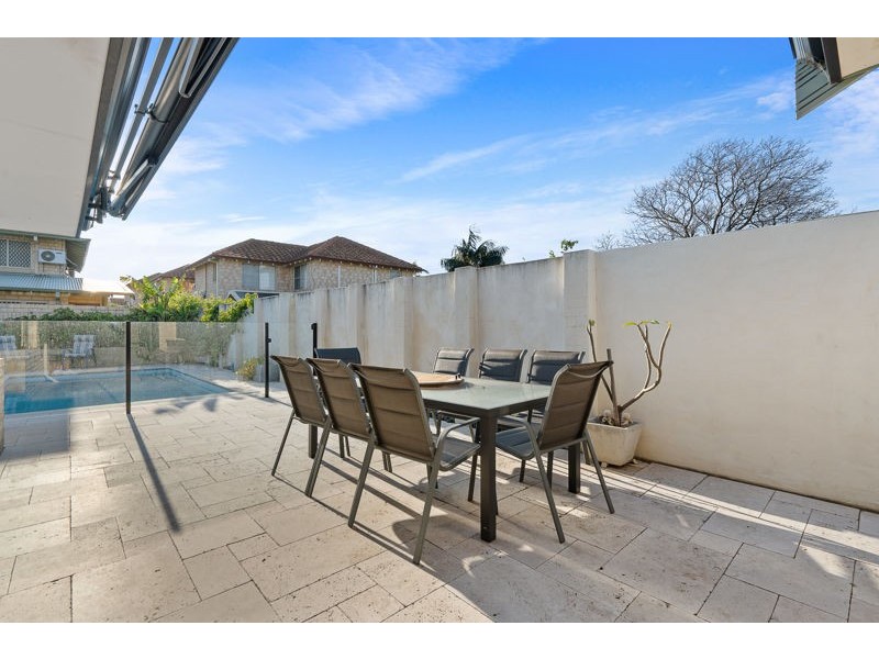 1/121 Lockhart Street, Como WA 6152