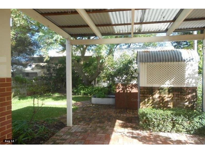 1 Gwenyfred Road, Kensington WA 6151