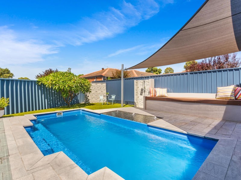 13 Burnett Road, Manning WA 6152