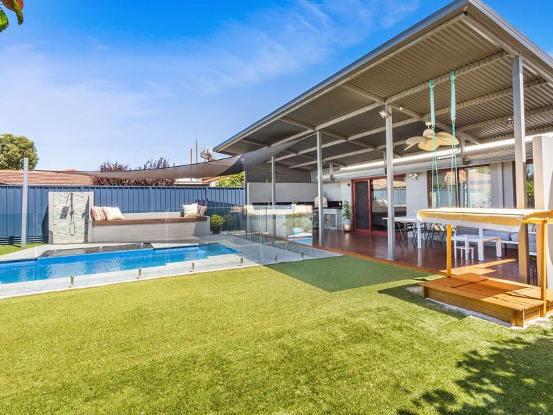 13 Burnett Road, Manning WA 6152