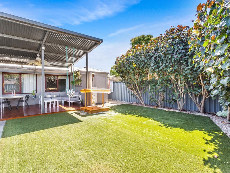13 Burnett Road, Manning WA 6152
