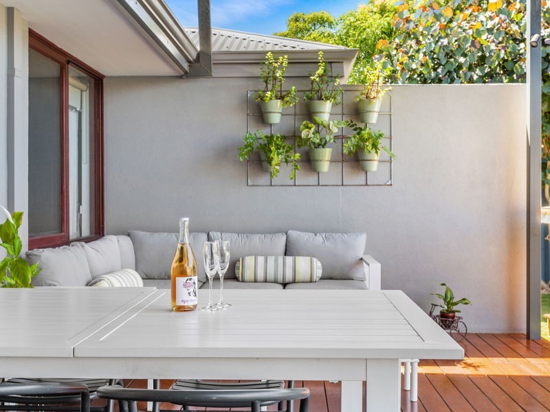 13 Burnett Road, Manning WA 6152
