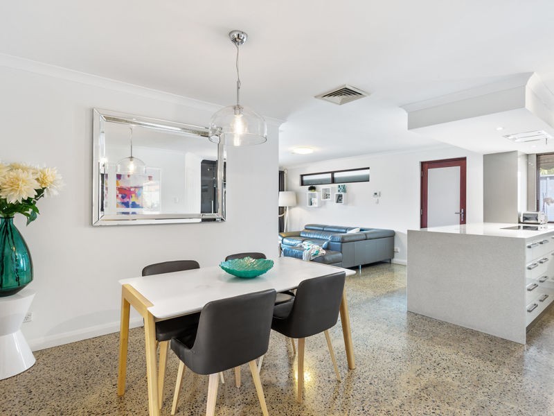 13 Burnett Road, Manning WA 6152