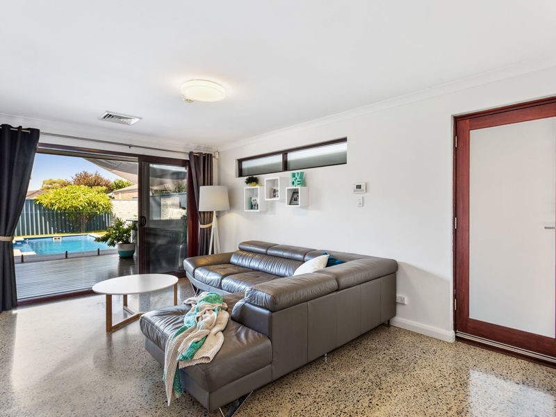 13 Burnett Road, Manning WA 6152