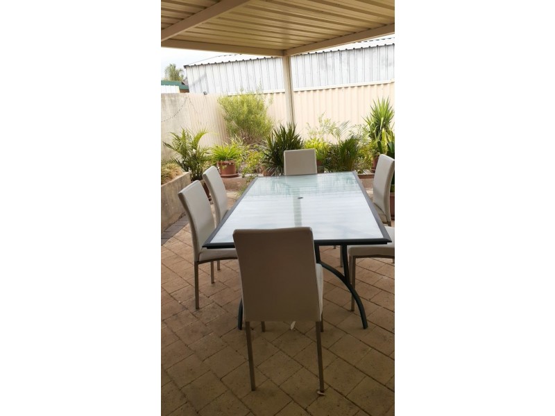 17 Sturt Close, Gosnells WA 6110