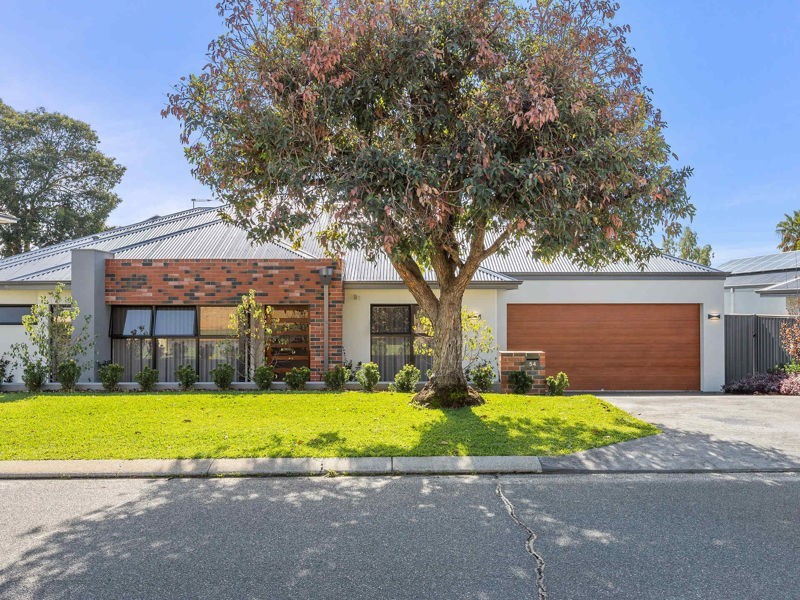 54 CALE STREET, Como WA 6152