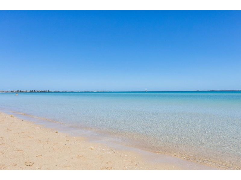 4/105 Rockingham Beach Road, Rockingham WA 6168