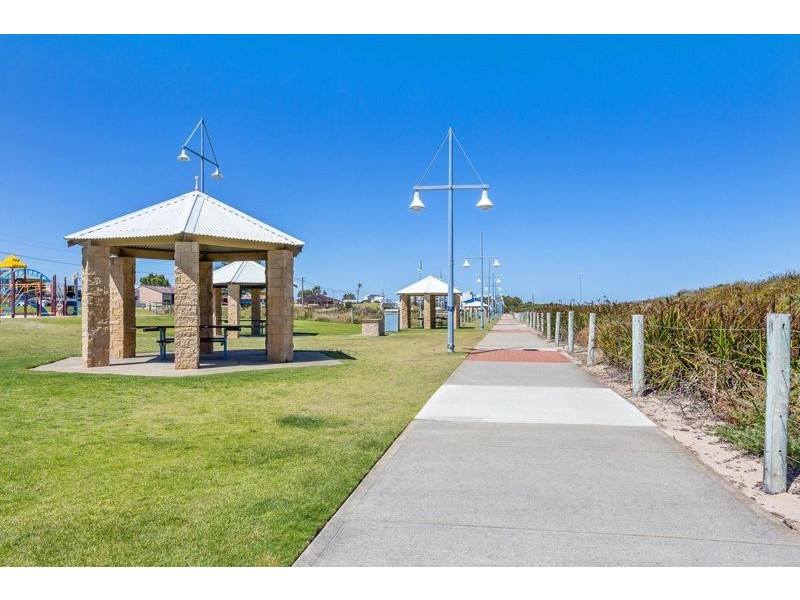4/105 Rockingham Beach Road, Rockingham WA 6168