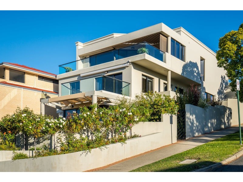 3/2 Rose Ave, South Perth WA 6151