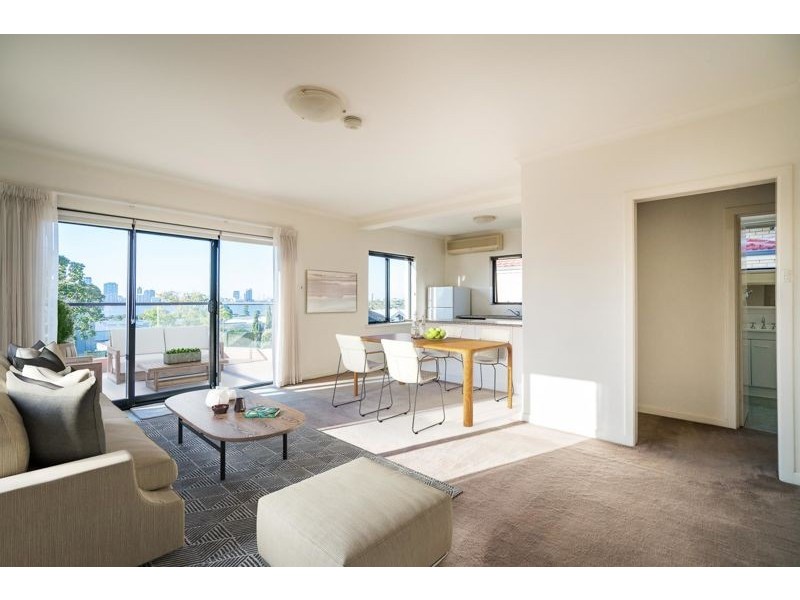 3/2 Rose Ave, South Perth WA 6151