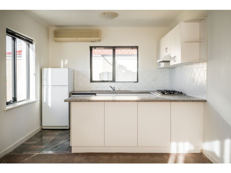 3/2 Rose Ave, South Perth WA 6151
