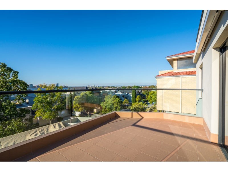 3/2 Rose Ave, South Perth WA 6151