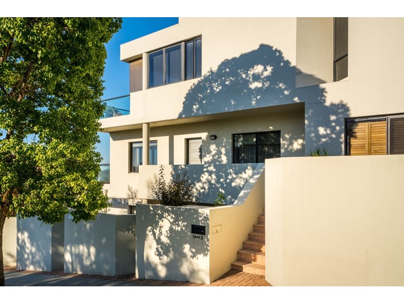 3/2 Rose Ave, South Perth WA 6151