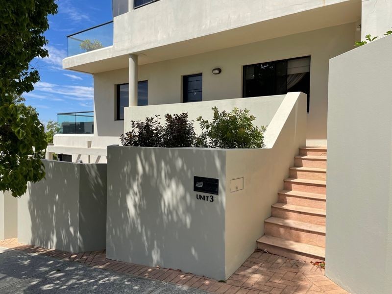 3/2 Rose Ave, South Perth WA 6151