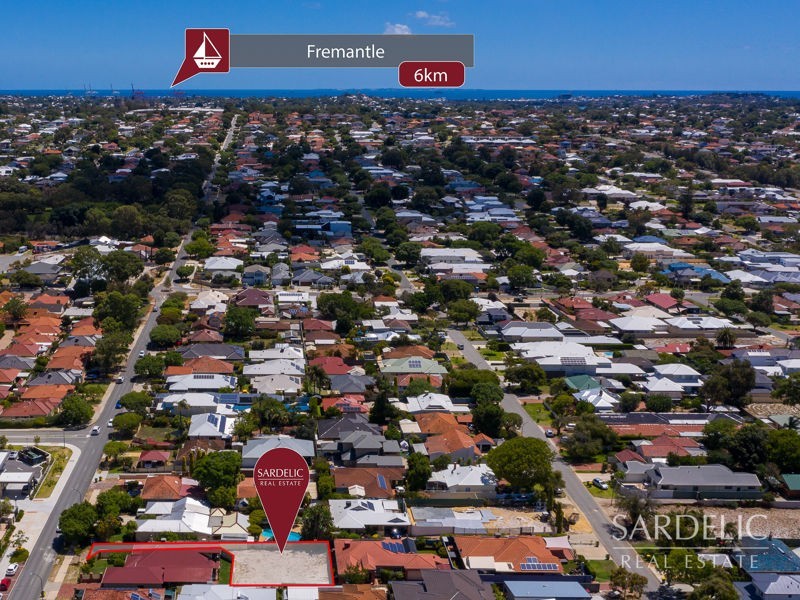 105 Kitchener Road, Alfred Cove WA 6154