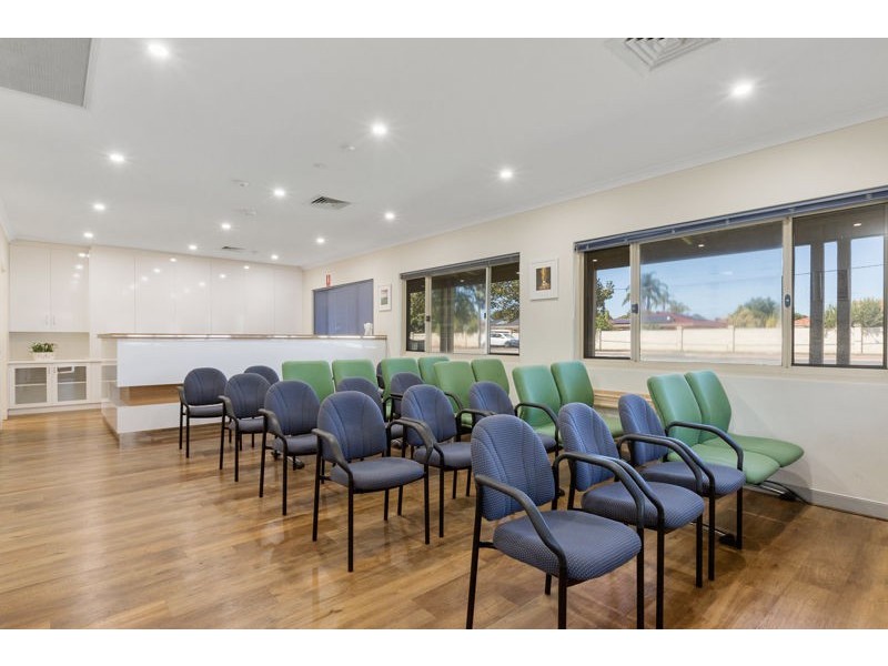 1&2/288 High Road, Riverton WA 6148