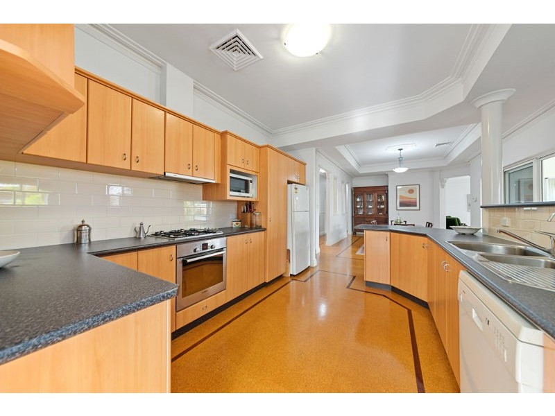 2/133 Lockhart Street, Como WA 6152