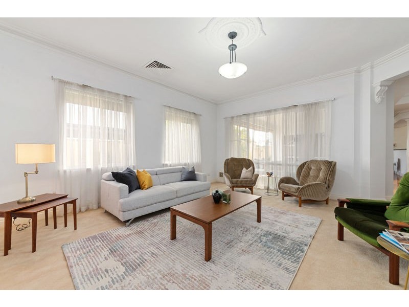 2/133 Lockhart Street, Como WA 6152