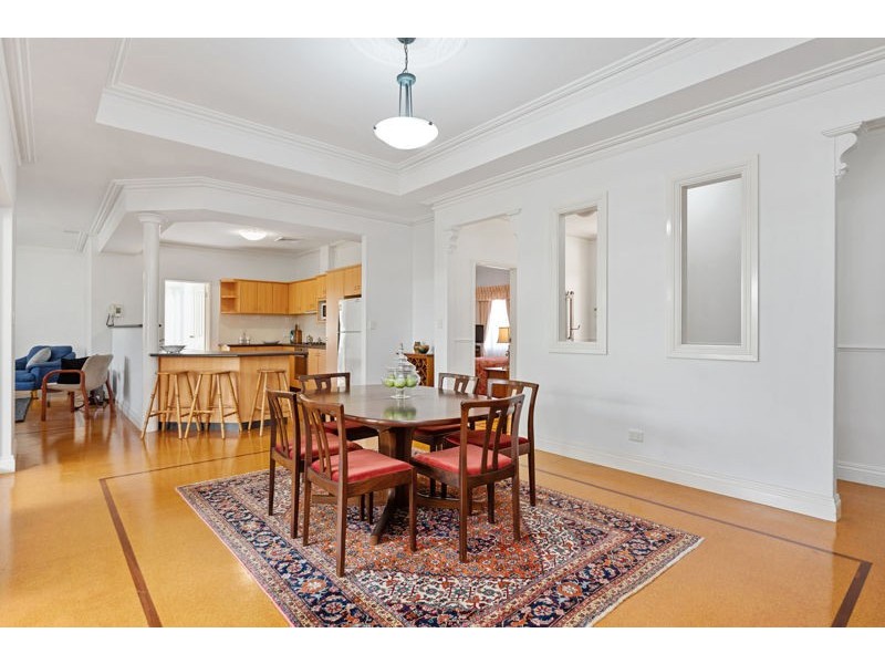 2/133 Lockhart Street, Como WA 6152