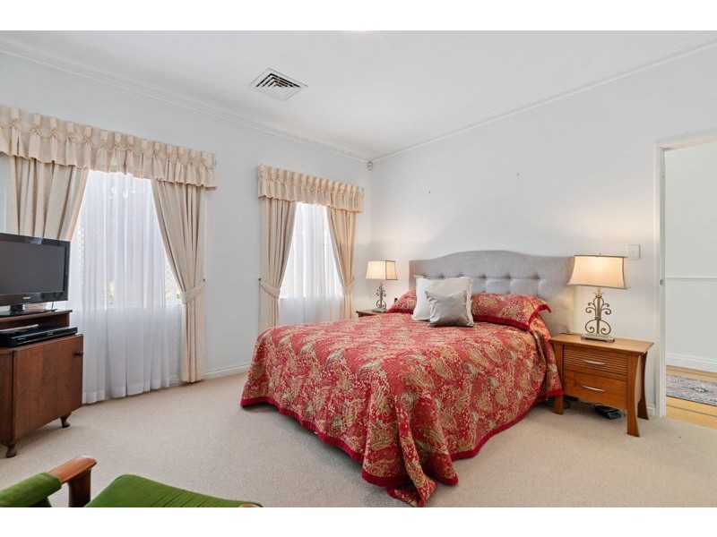 2/133 Lockhart Street, Como WA 6152