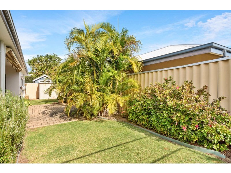 2/133 Lockhart Street, Como WA 6152