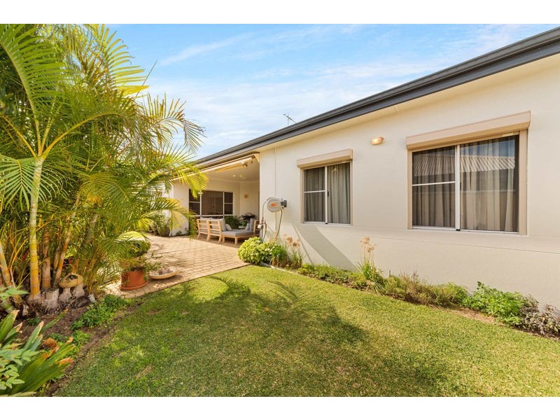 2/133 Lockhart Street, Como WA 6152
