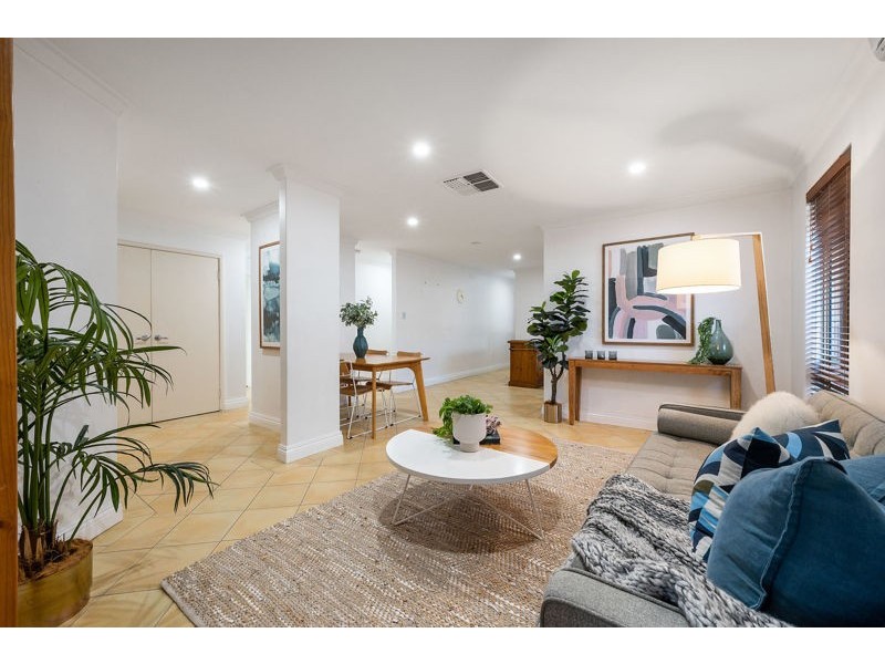 13a Wapengo Close, South Lake WA 6164