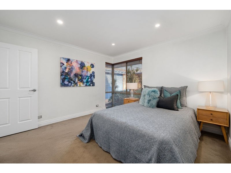 13a Wapengo Close, South Lake WA 6164