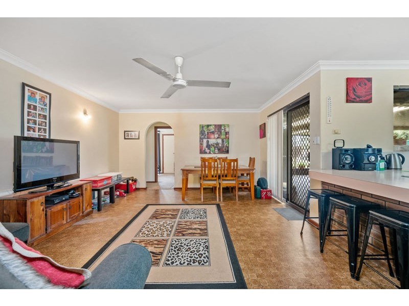 15 Benzie Way, Parkwood WA 6147