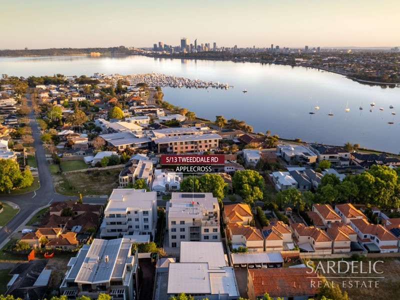 5/13 Tweeddale Road, Applecross WA 6153