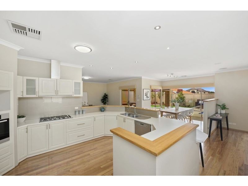 9 Wonil Way, Karawara WA 6152