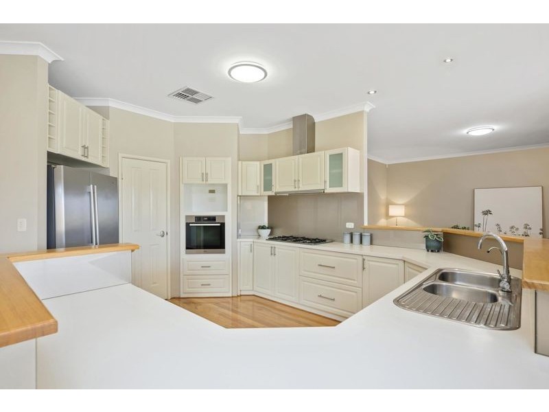 9 Wonil Way, Karawara WA 6152