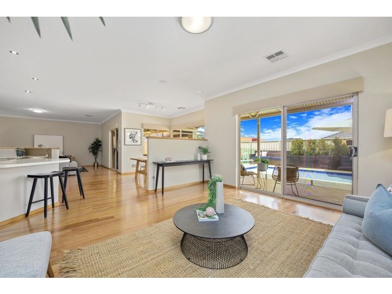 9 Wonil Way, Karawara WA 6152