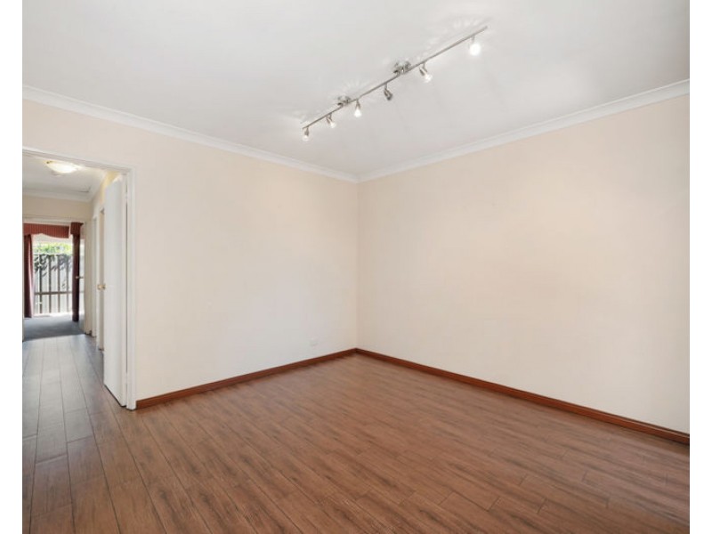 4/15 Pitt Street, St James WA 6102
