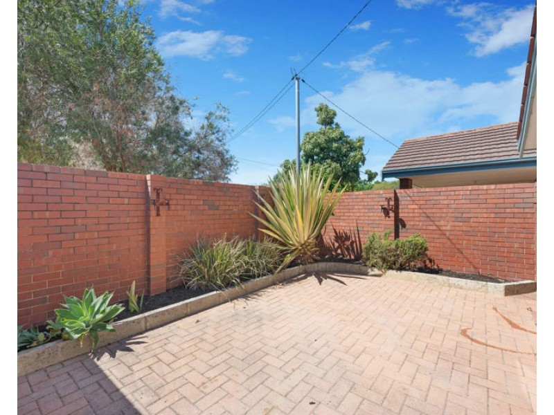 4/15 Pitt Street, St James WA 6102