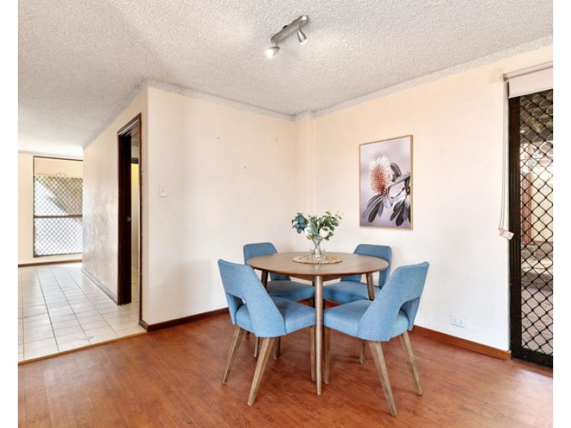 2/242 Coode Street, Como WA 6152