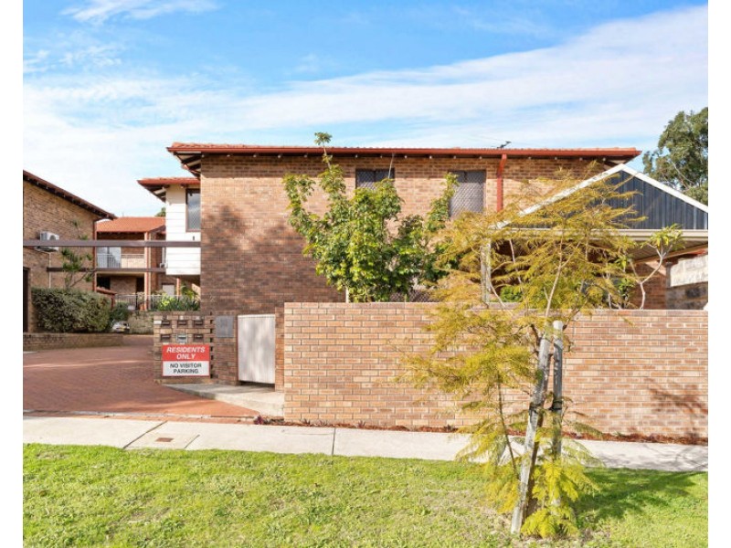2/242 Coode Street, Como WA 6152