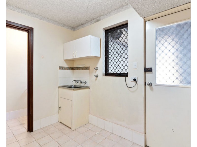 2/242 Coode Street, Como WA 6152